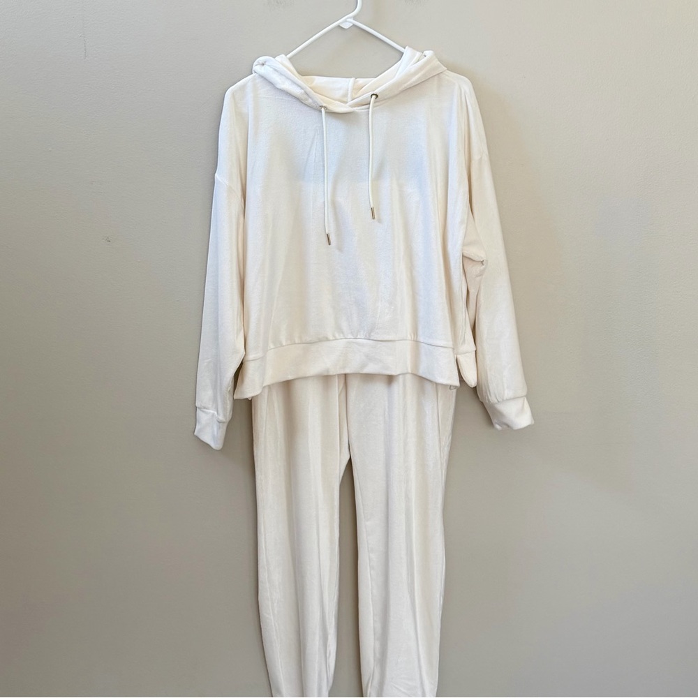 Cream Jogger and Hoodie Lounge Set, Sz M